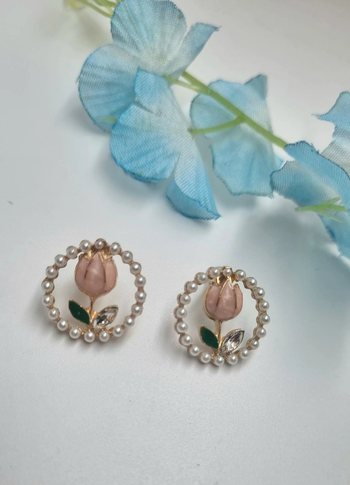 Elegant Pearl Flower Earrings Attractive Sister