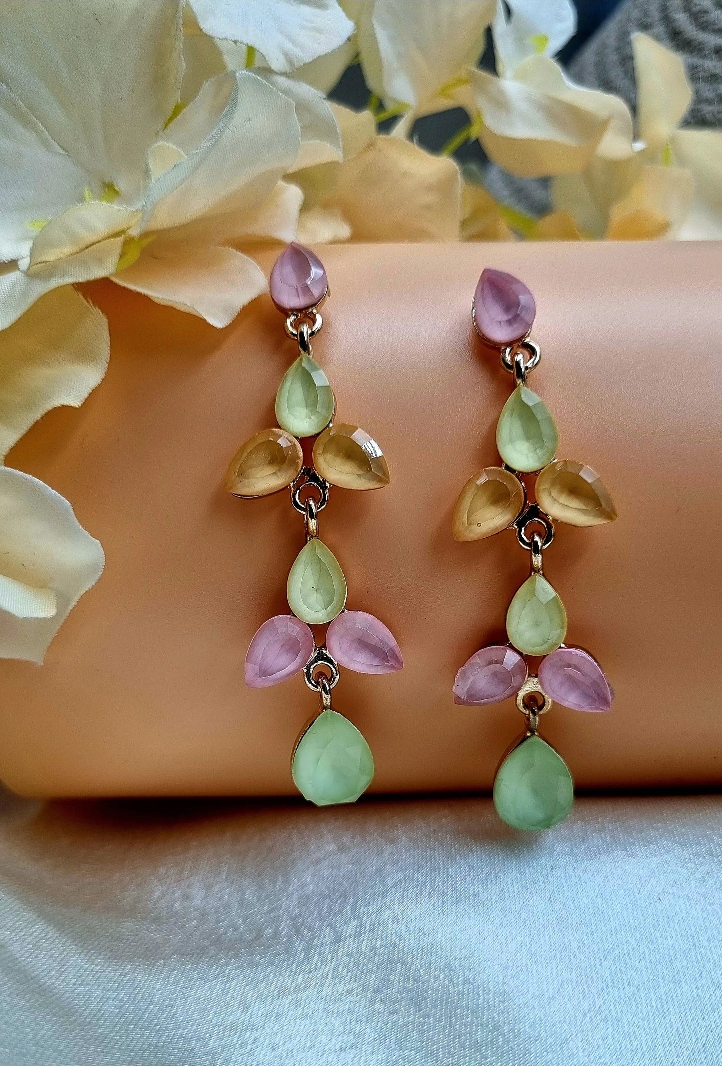 New design crystal Earring Attractive Sister