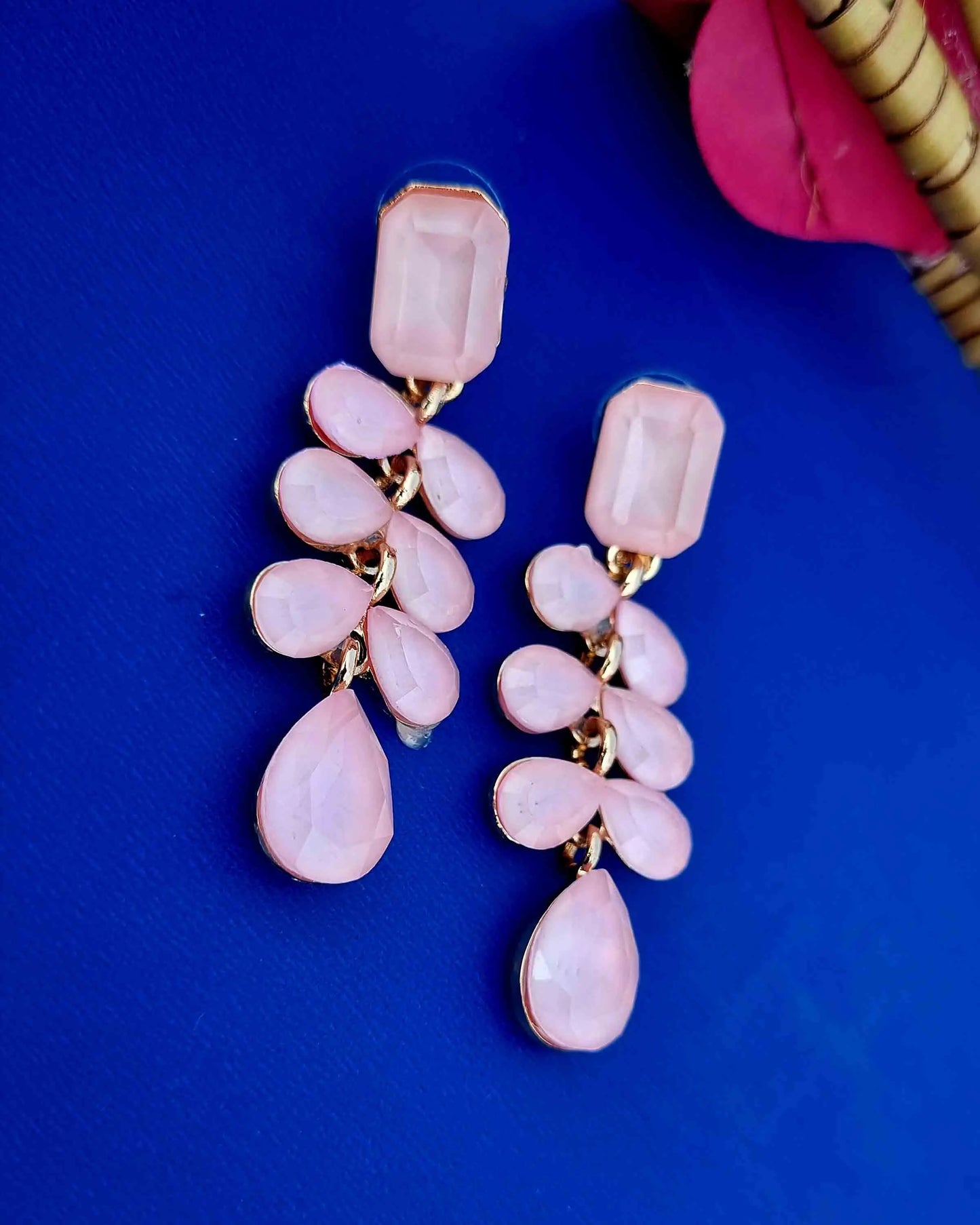 Nature-Inspired Crystal Earrings for the Modern Woman Attractive Sister