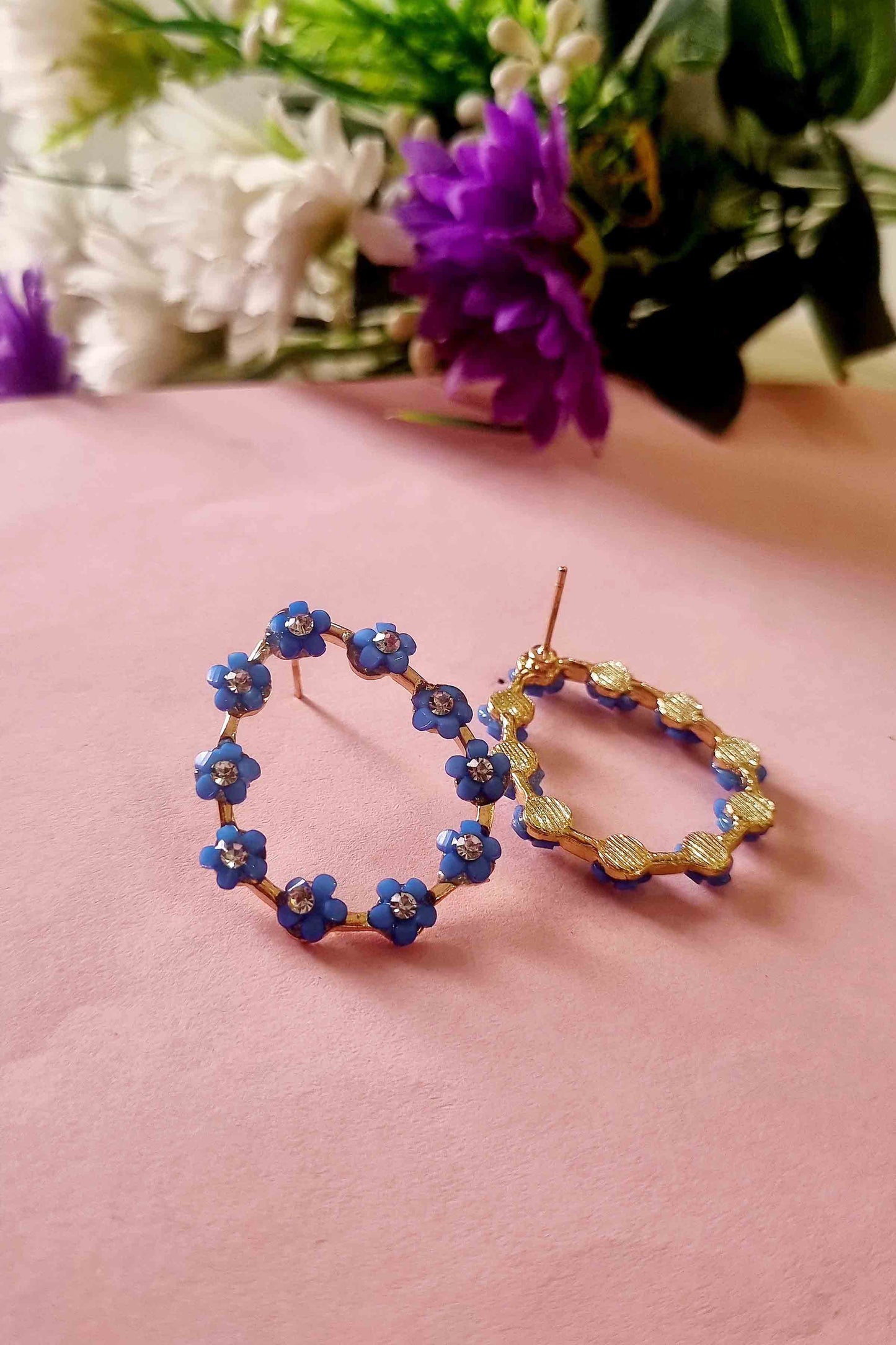 Trending flower earrings Attractive Sister