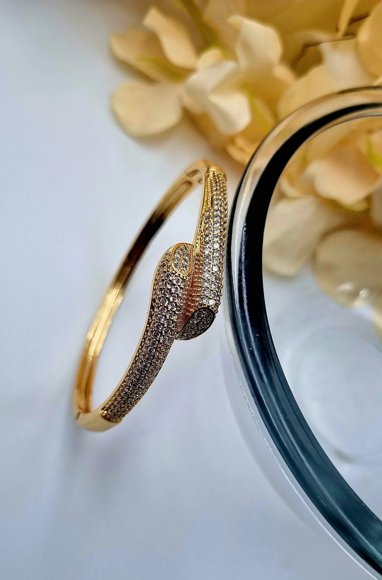 Snake Design Bracelet with Rhinestone Attractive Sister