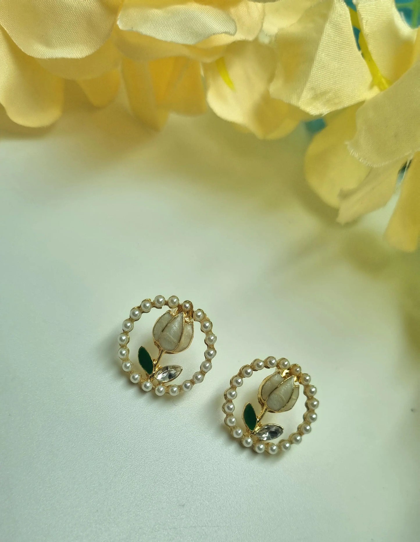 Elegant Pearl Flower Earrings Attractive Sister