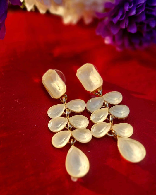 Nature-Inspired Crystal Earrings for the Modern Woman Attractive Sister