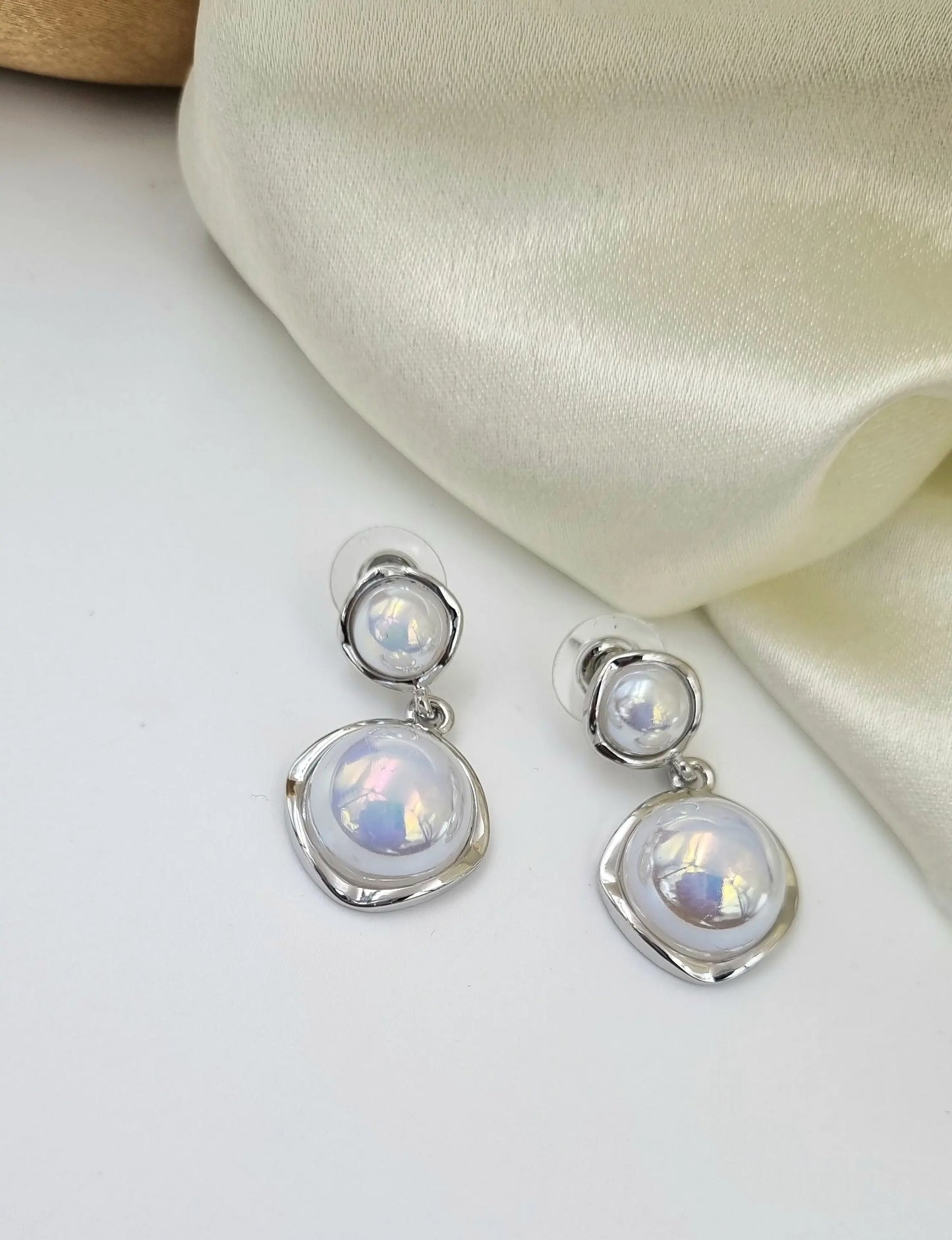 Elegant Moonstone Dangle Earrings Attractive Sister