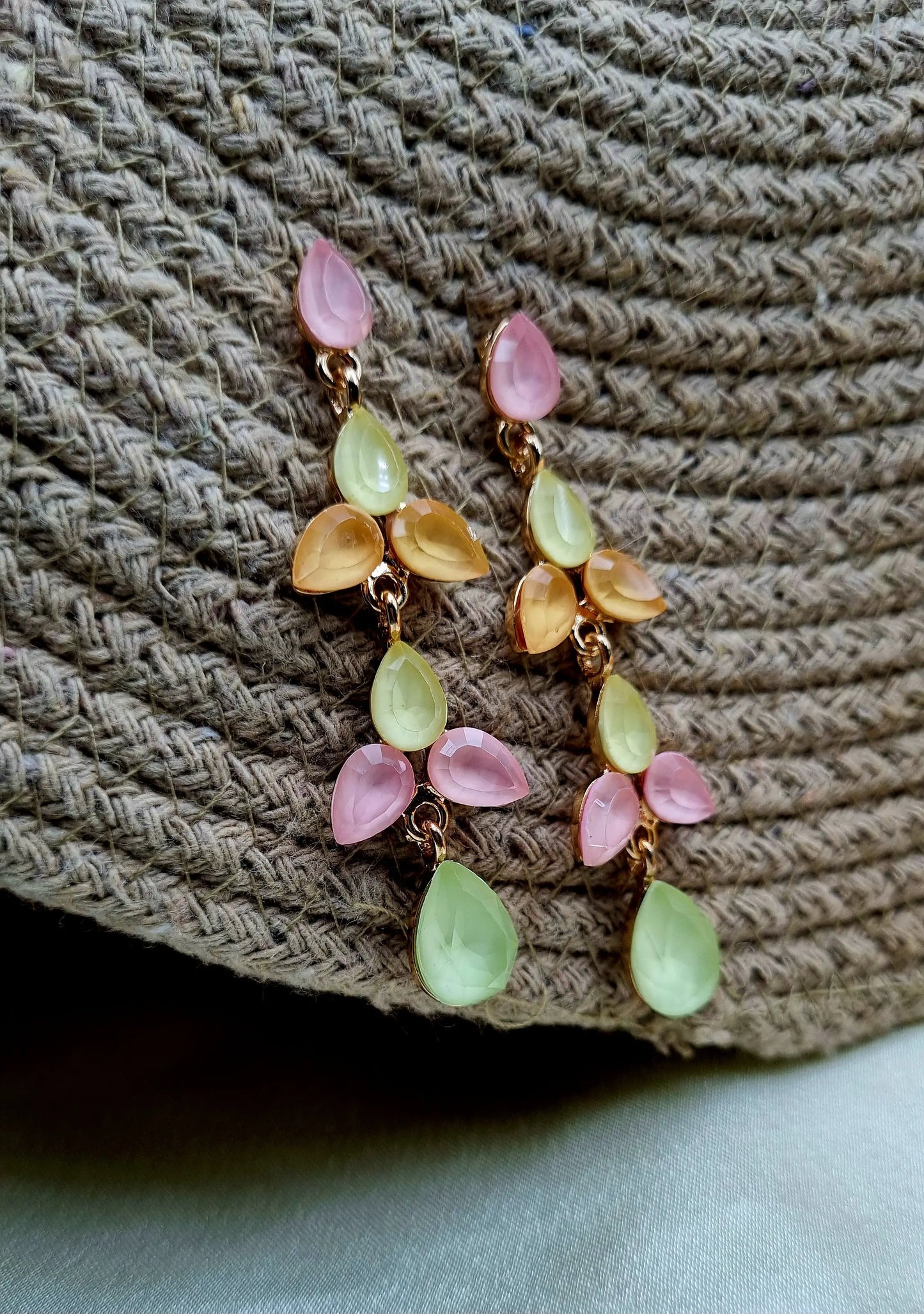 New design crystal Earring Attractive Sister