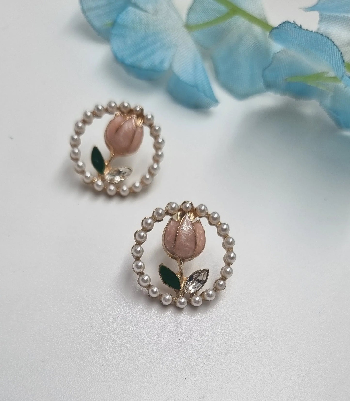Elegant Pearl Flower Earrings Attractive Sister