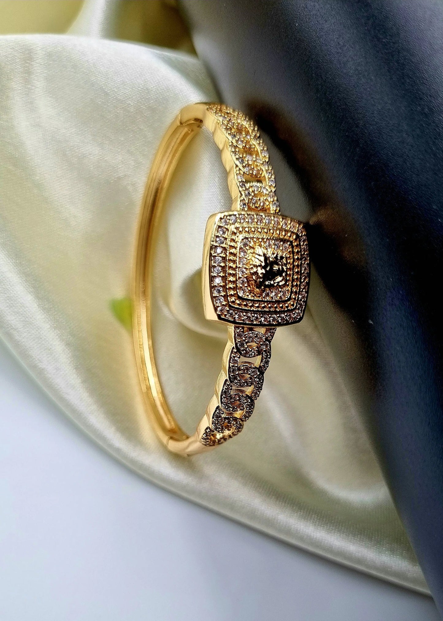 Elegant Gold Plated daily wear bracelet for woman & Girl Attractive Sister