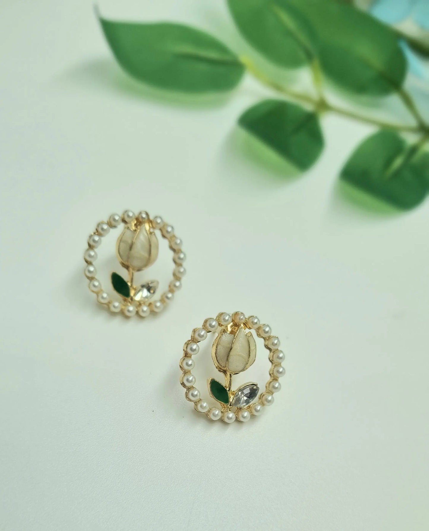 Elegant Pearl Flower Earrings Attractive Sister