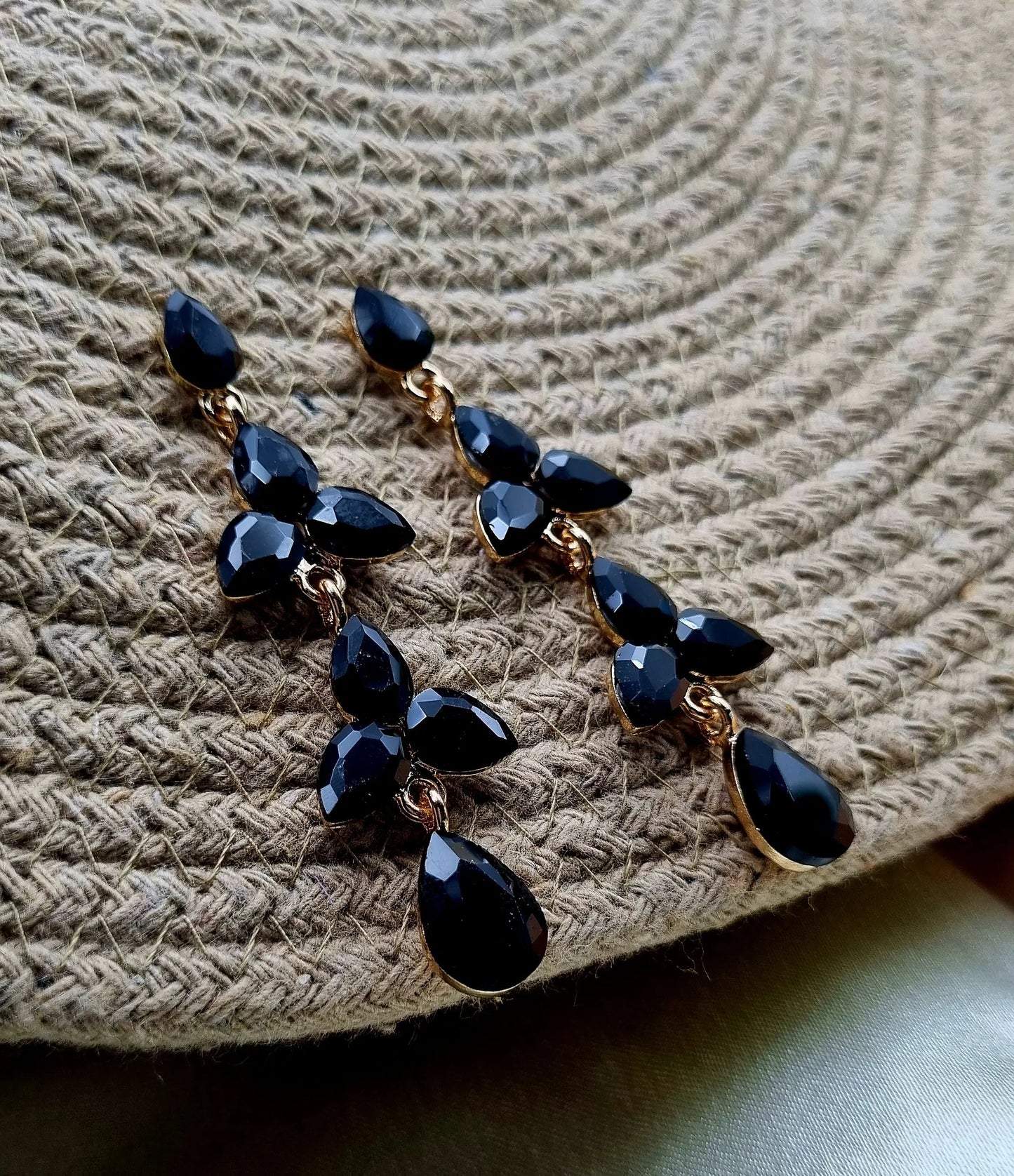 New design crystal Earring Attractive Sister