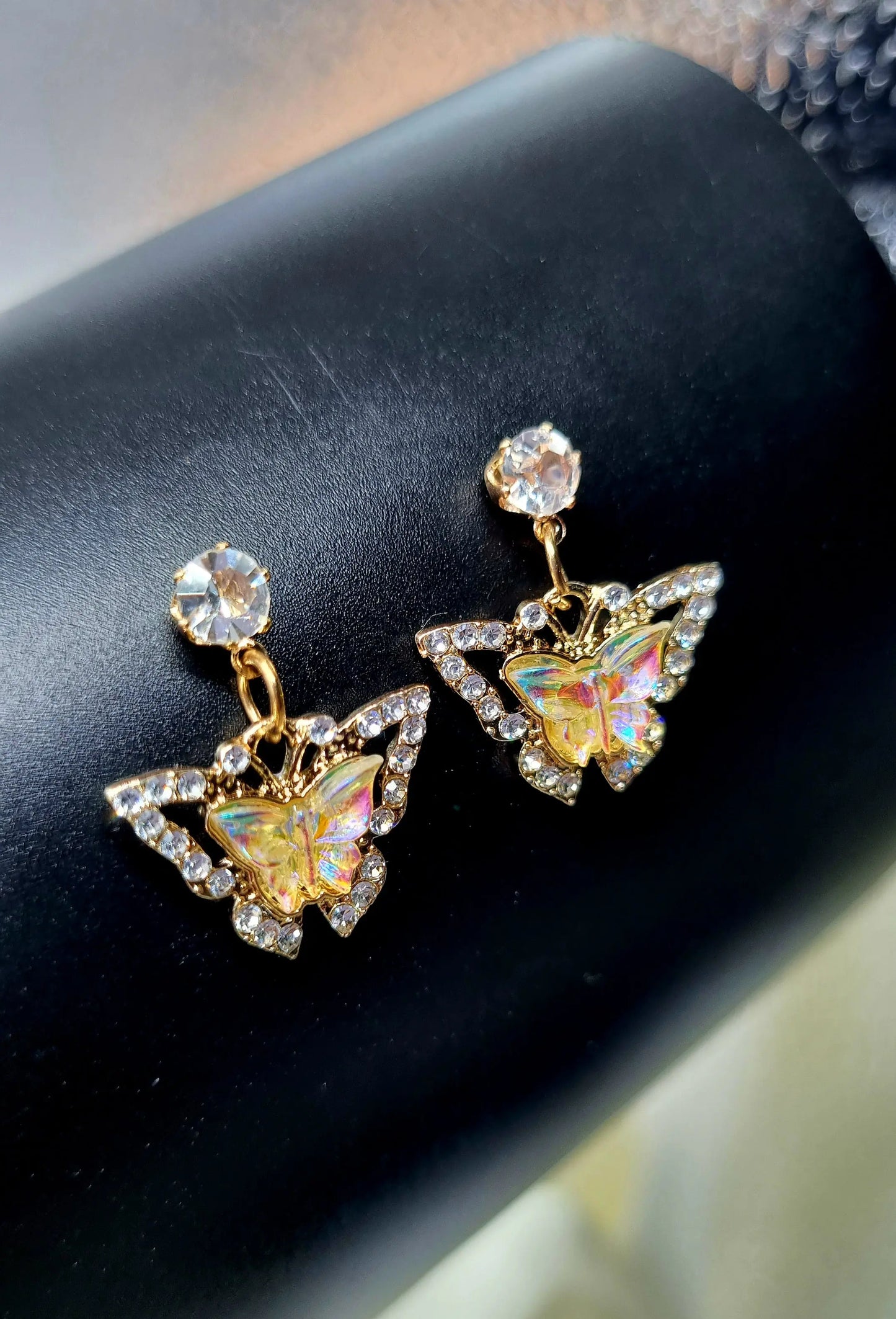 Sparkling rhinestones Butterfly Earrings in various color Attractive Sister