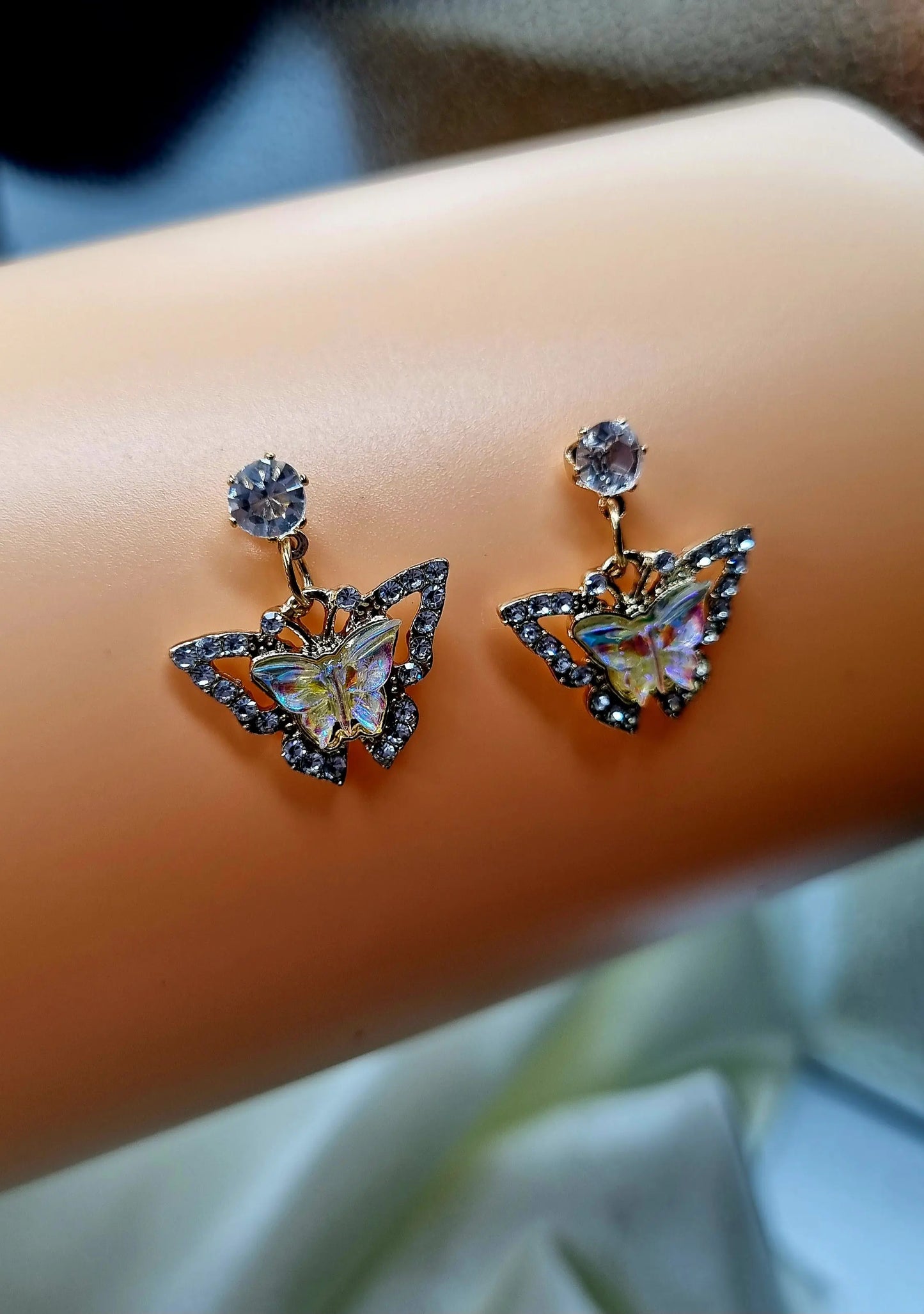 Sparkling rhinestones Butterfly Earrings in various color Attractive Sister
