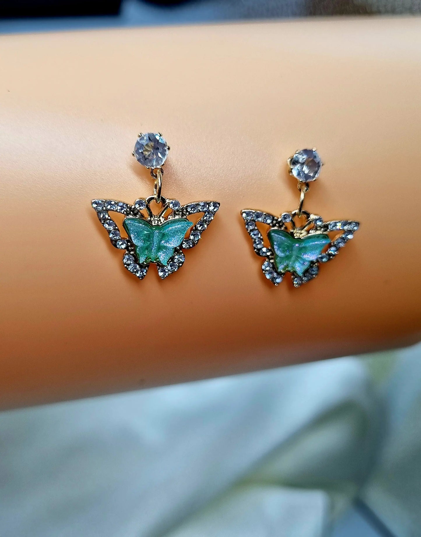 Sparkling rhinestones Butterfly Earrings in various color Attractive Sister