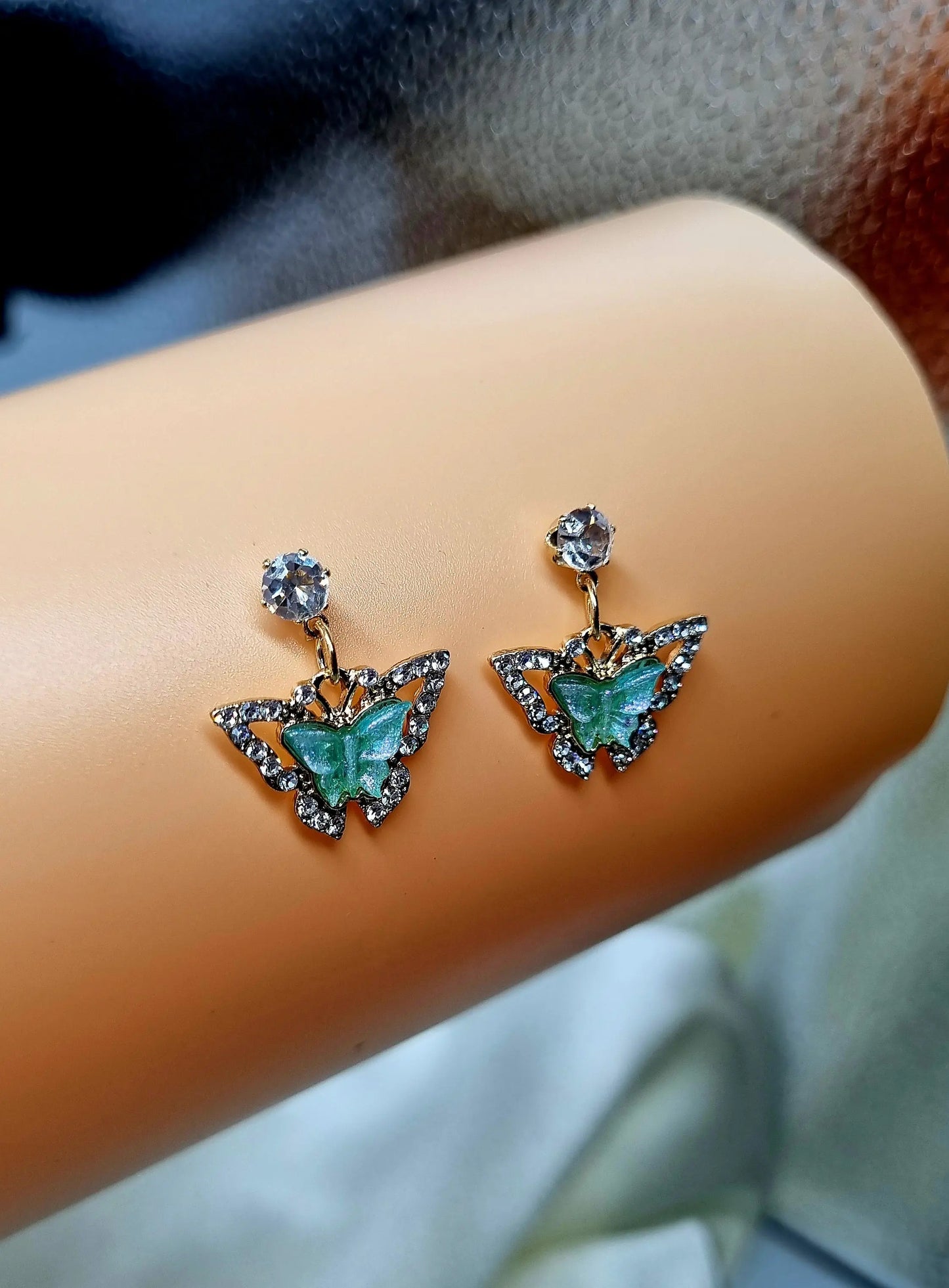 Sparkling rhinestones Butterfly Earrings in various color Attractive Sister