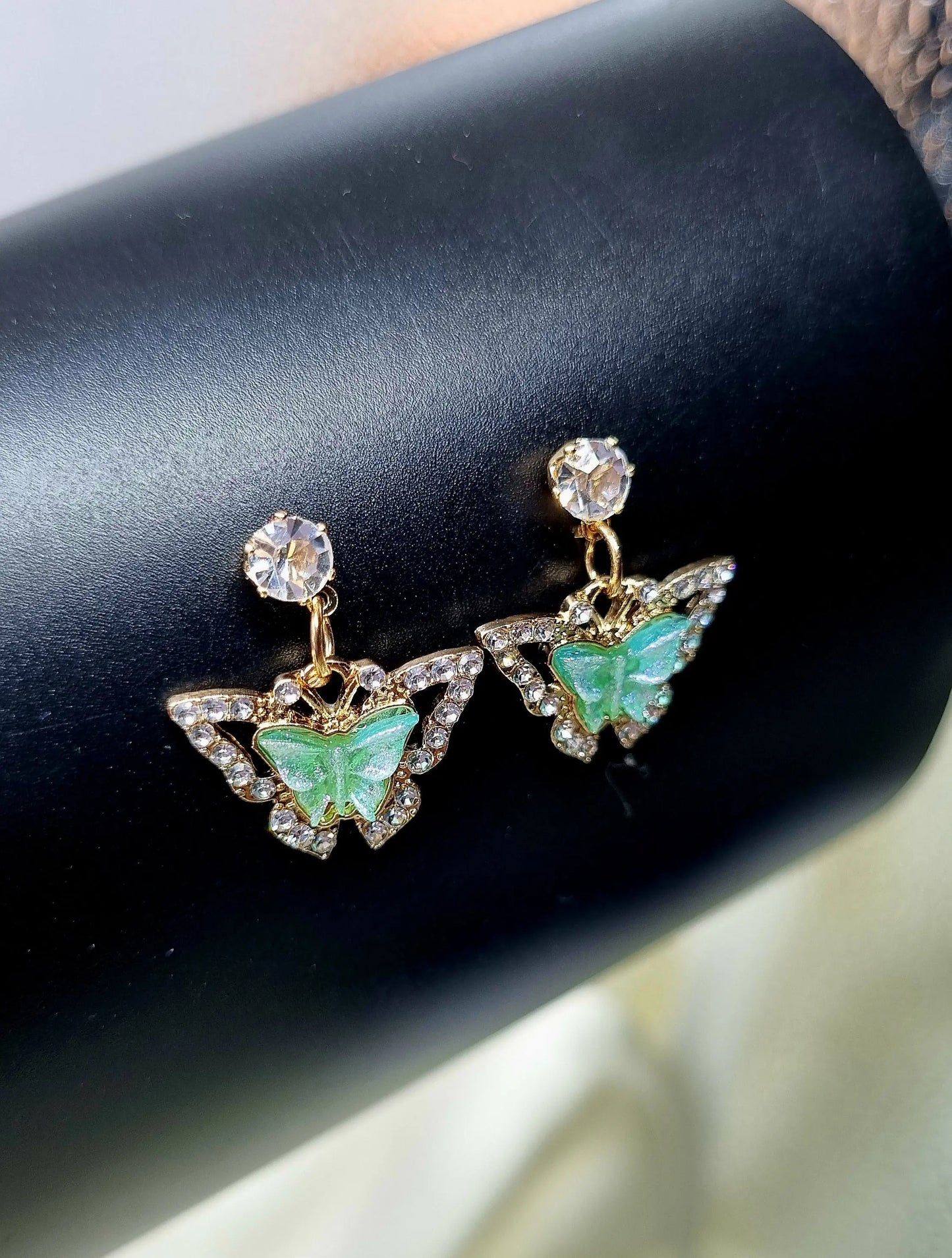 Sparkling rhinestones Butterfly Earrings in various color Attractive Sister