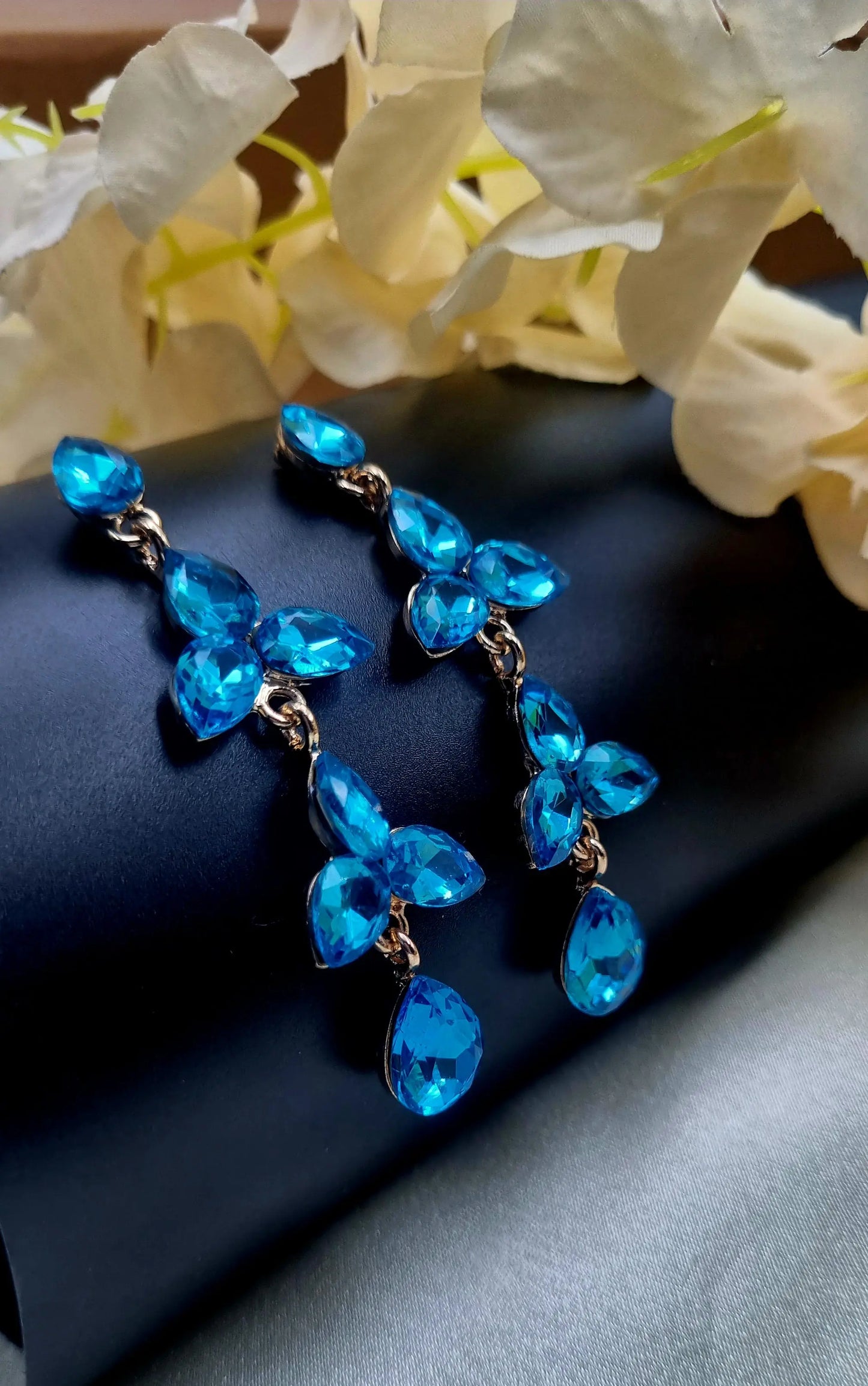 New design crystal Earring Attractive Sister