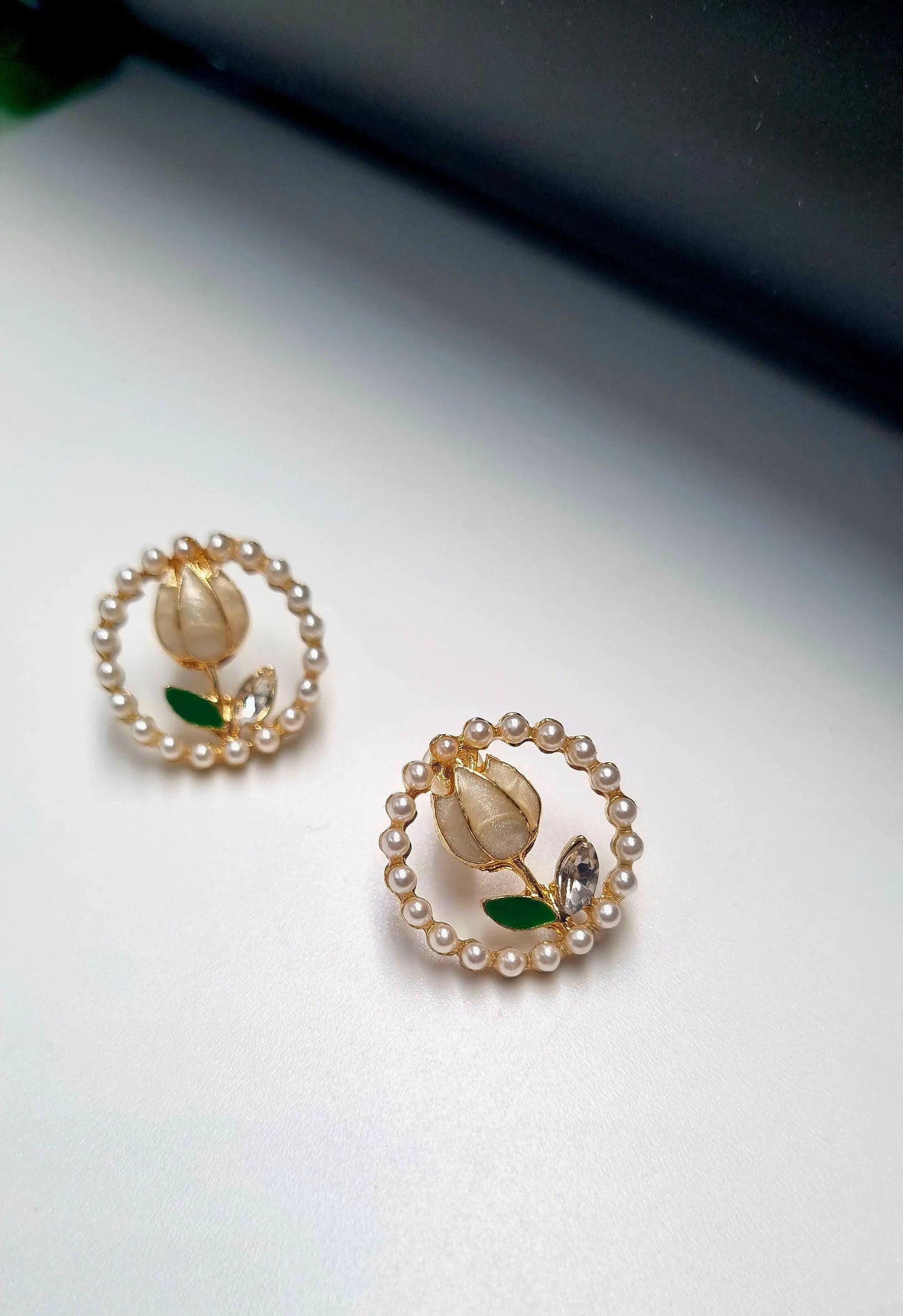 Elegant Pearl Flower Earrings Attractive Sister