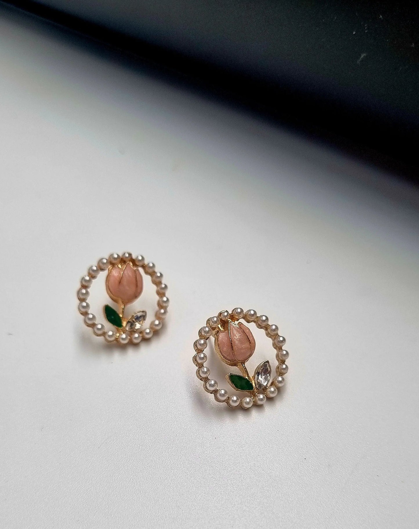 Elegant Pearl Flower Earrings Attractive Sister