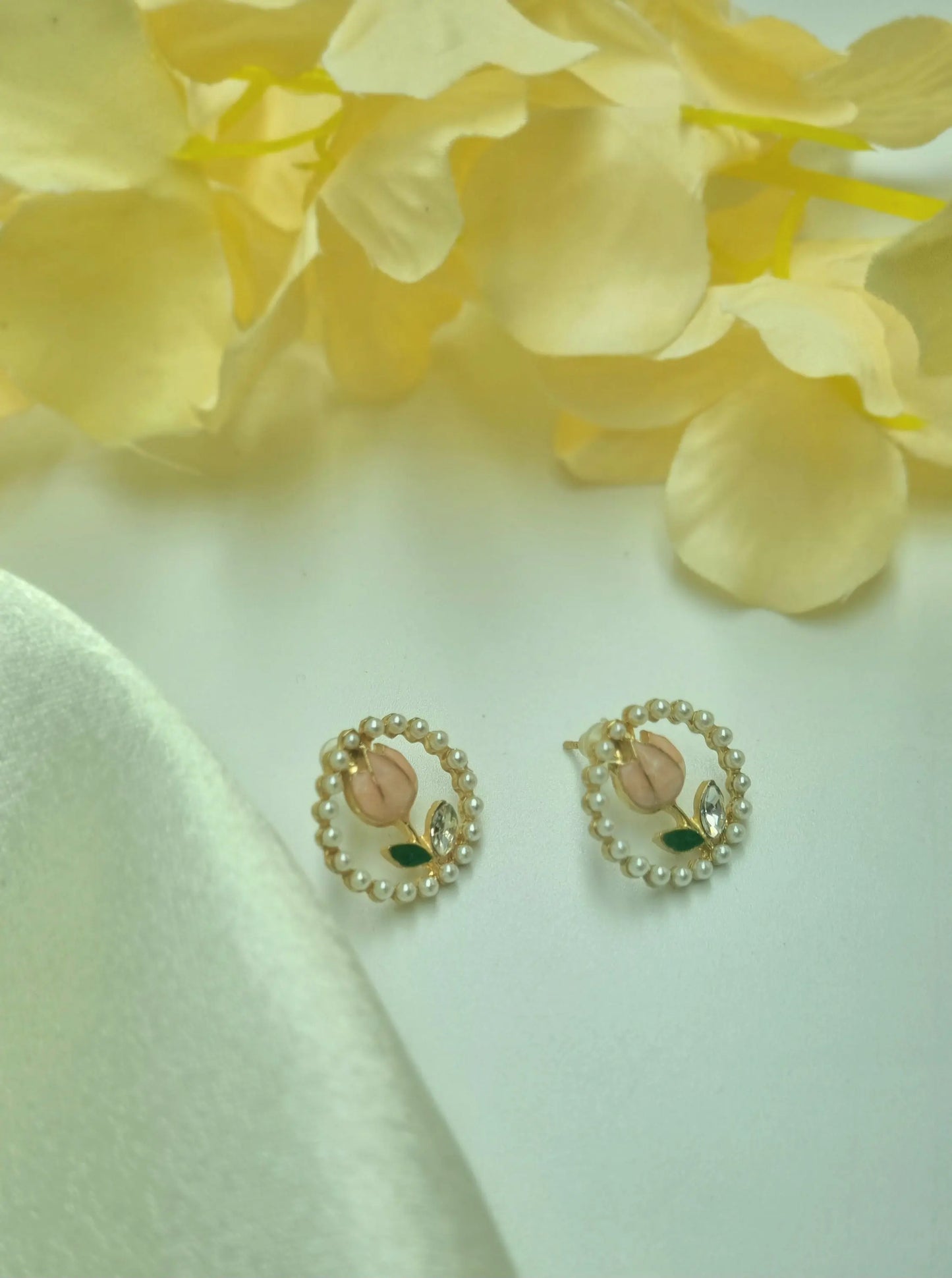 Elegant Pearl Flower Earrings Attractive Sister