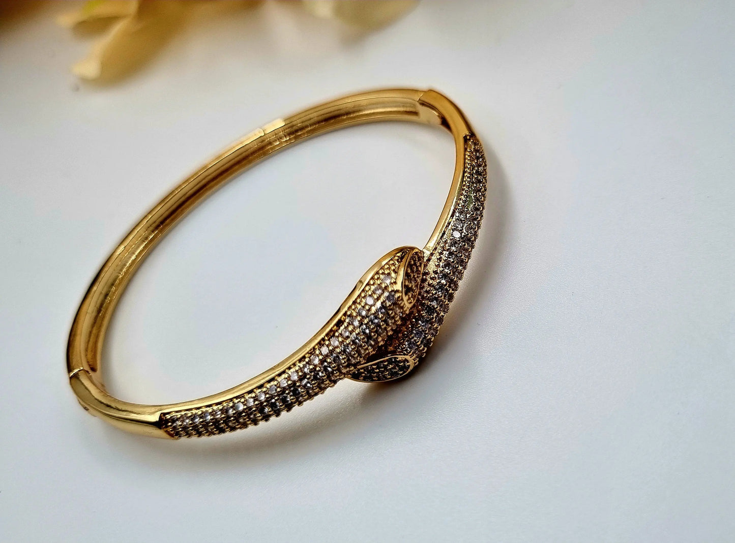 Snake Design Bracelet with Rhinestone Attractive Sister