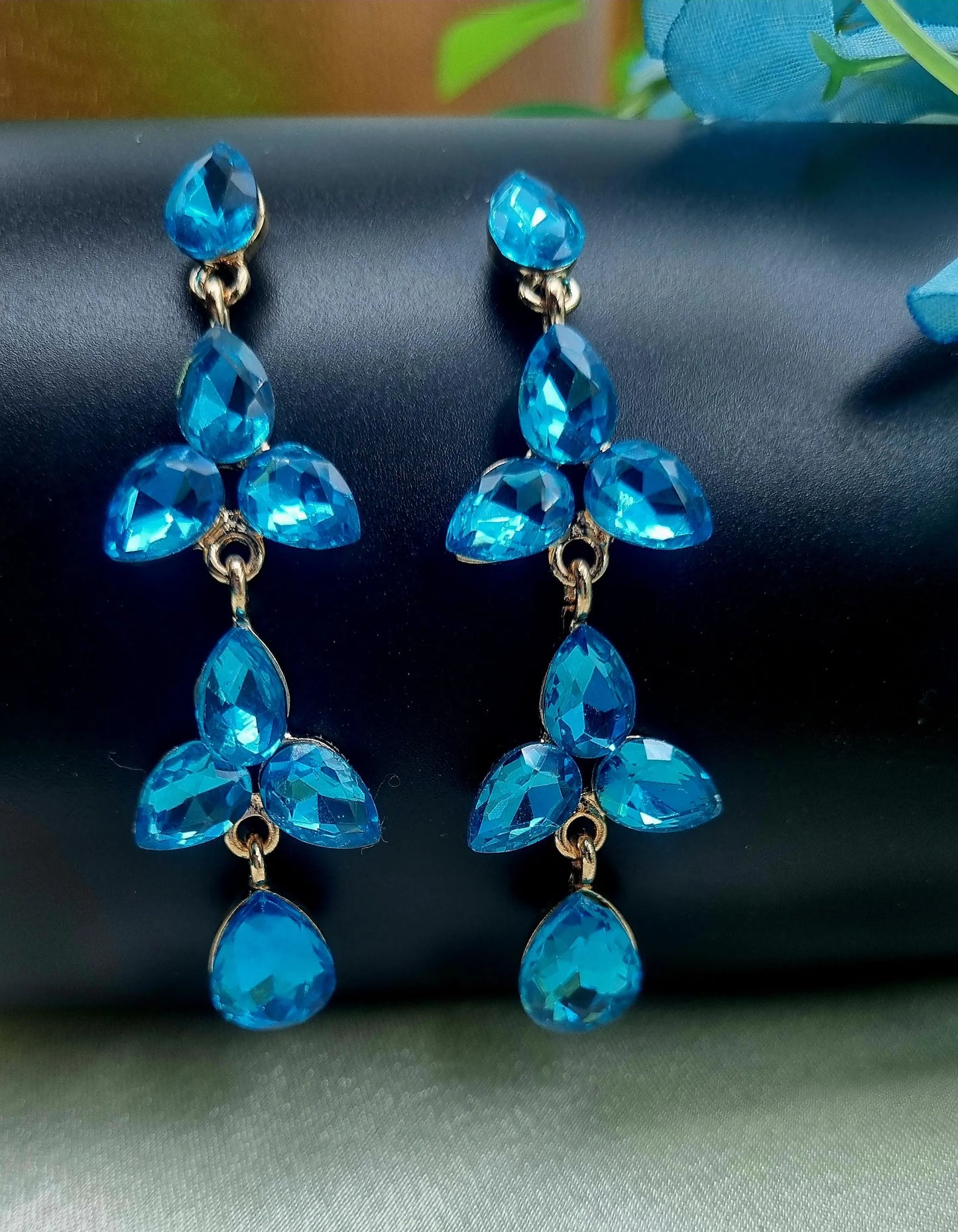 New design crystal Earring Attractive Sister