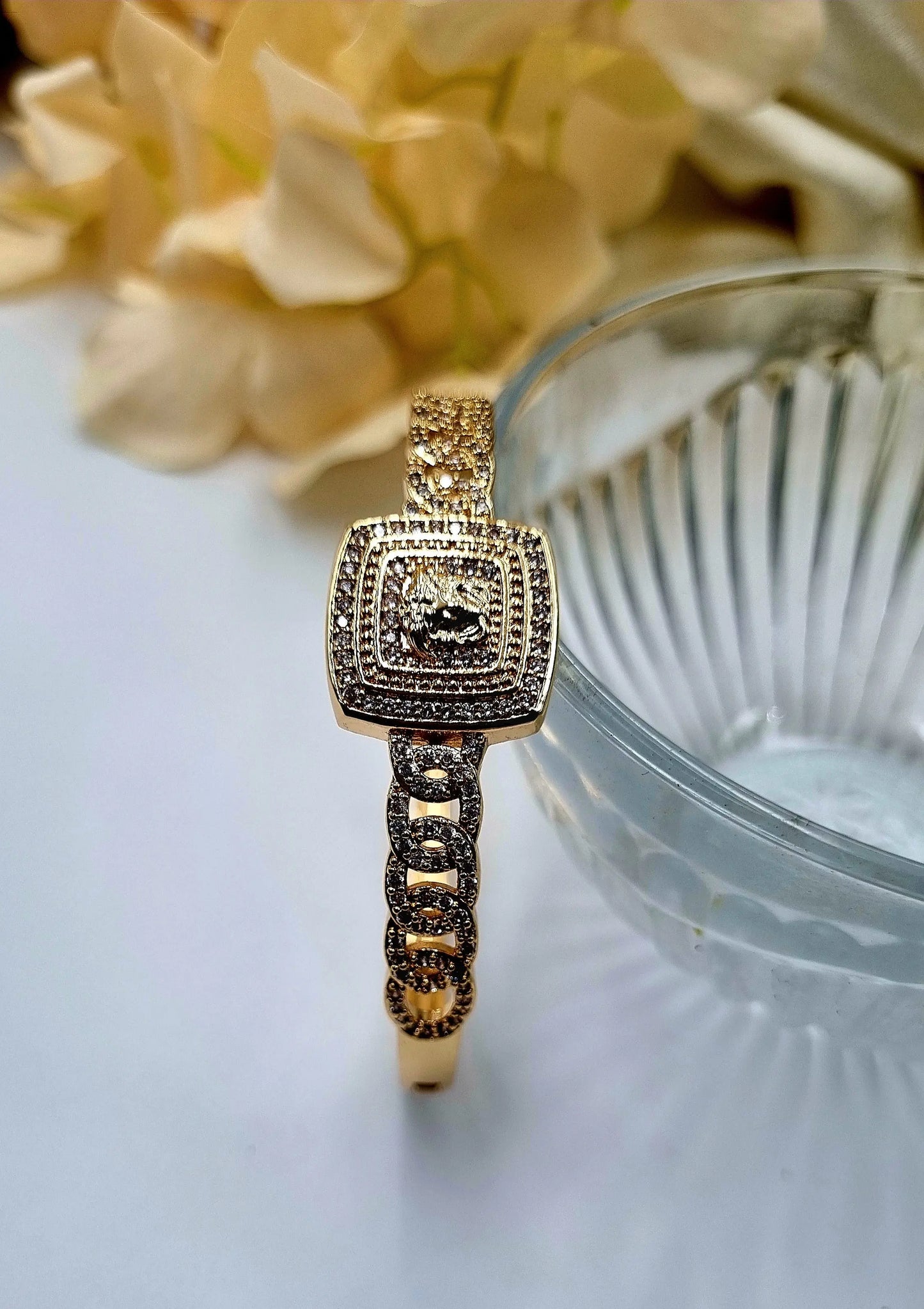Elegant Gold Plated daily wear bracelet for woman & Girl Attractive Sister