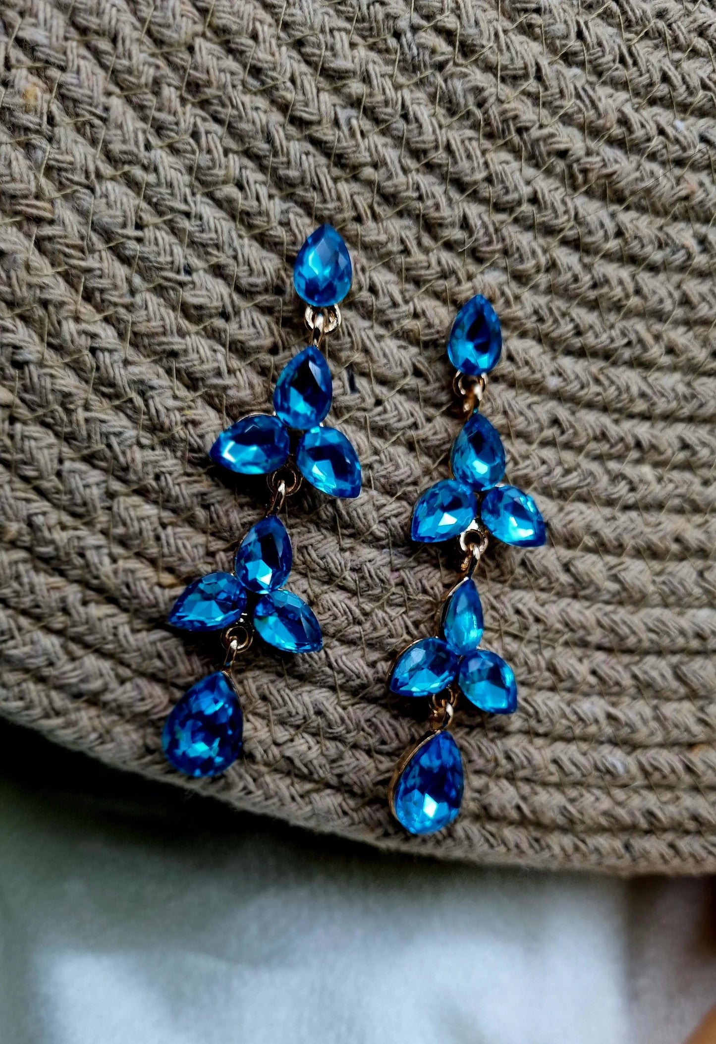 New design crystal Earring Attractive Sister