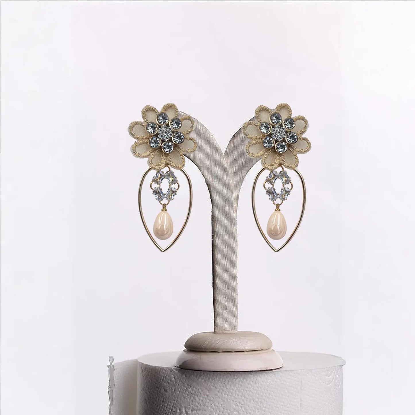 Antique Flower Earrings with Delicate Pearls Attractive Sister