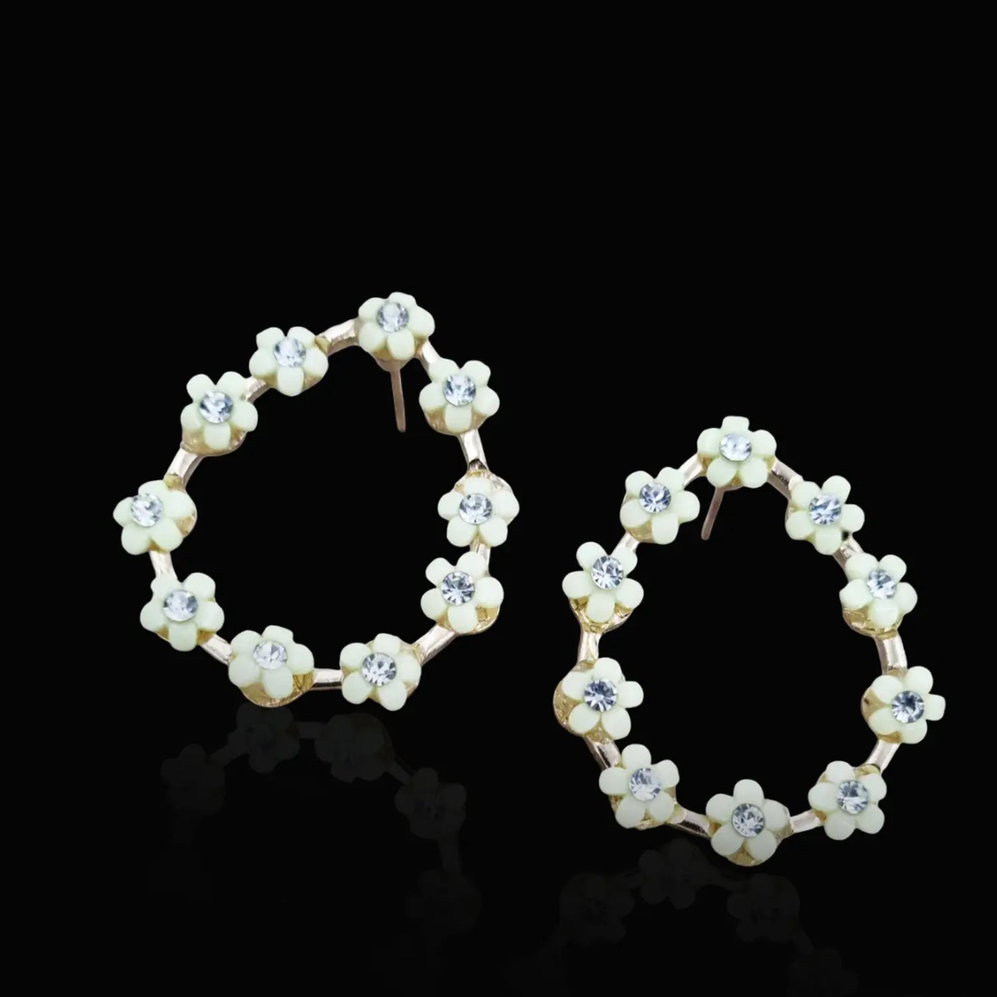 Trending flower earrings Attractive Sister