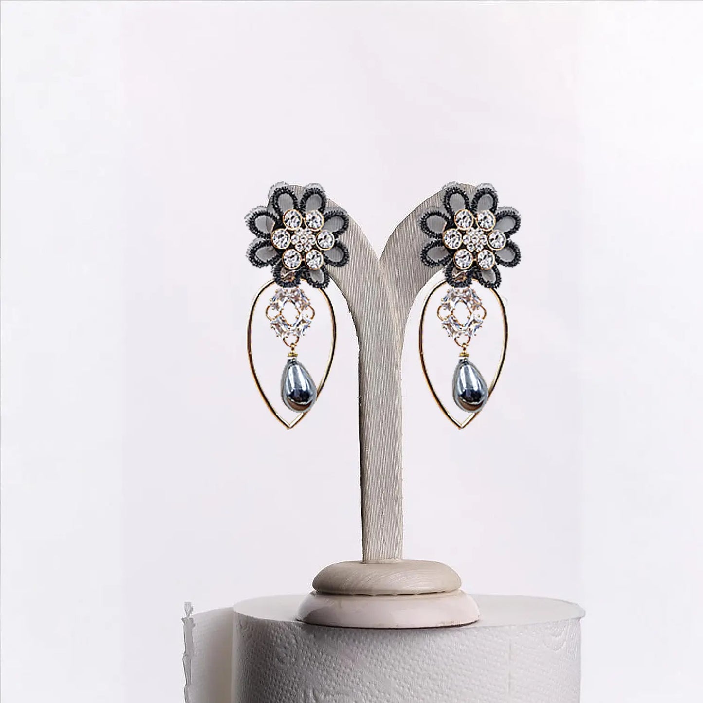 Antique Flower Earrings with Delicate Pearls Attractive Sister