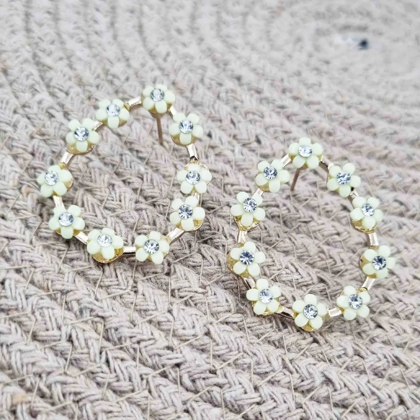 Trending flower earrings Attractive Sister