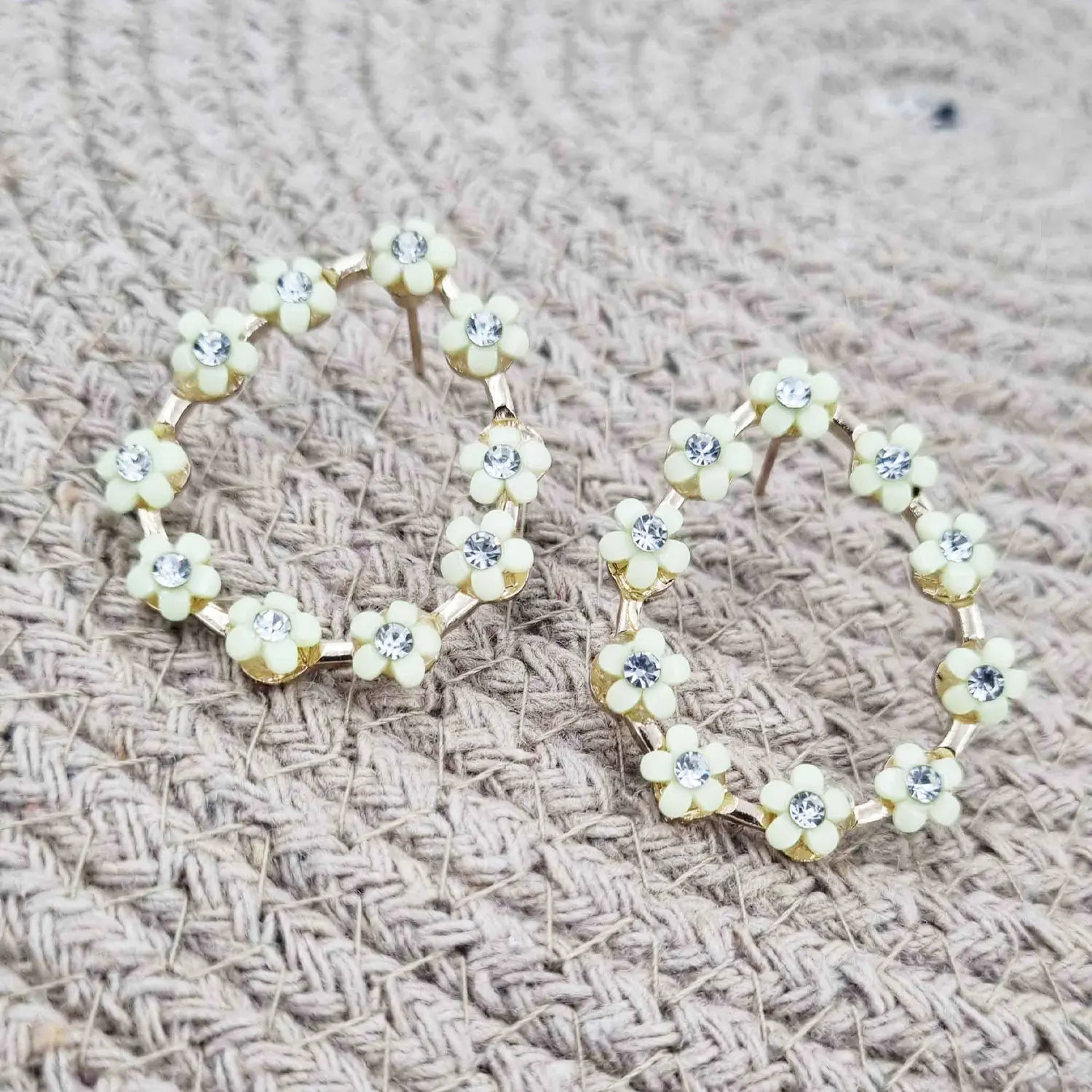 Trending flower earrings Attractive Sister