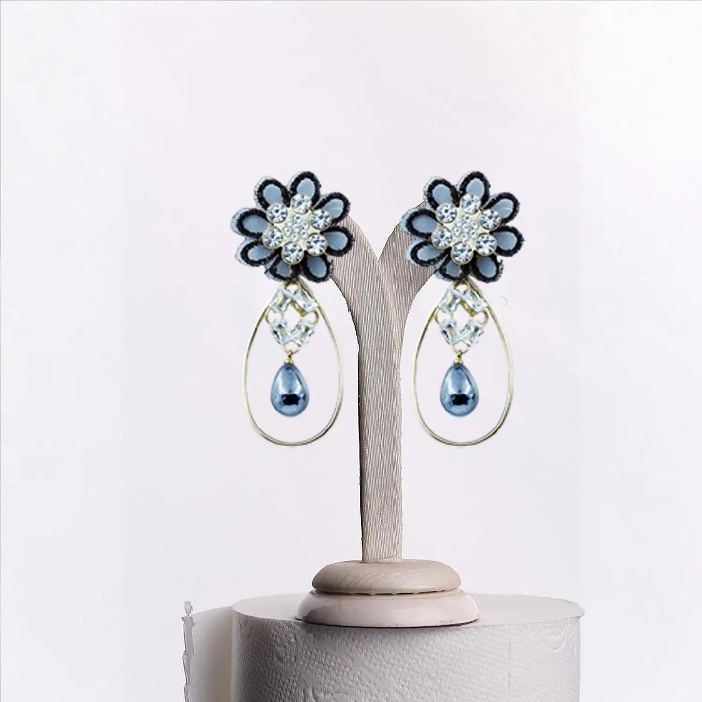 Antique Flower Earrings with Delicate Pearls Attractive Sister