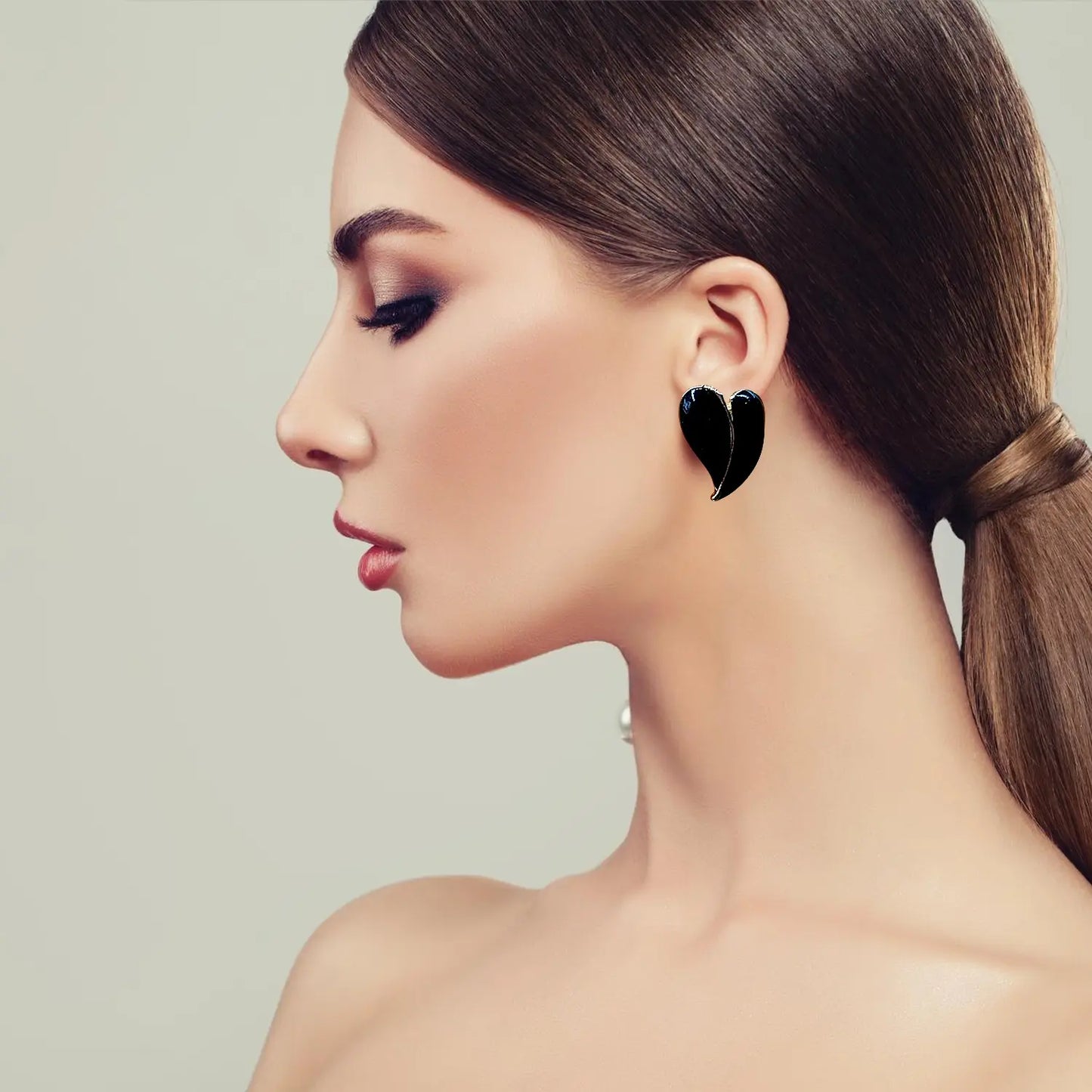 Heart-Shaped Stud Earrings Attractive Sister