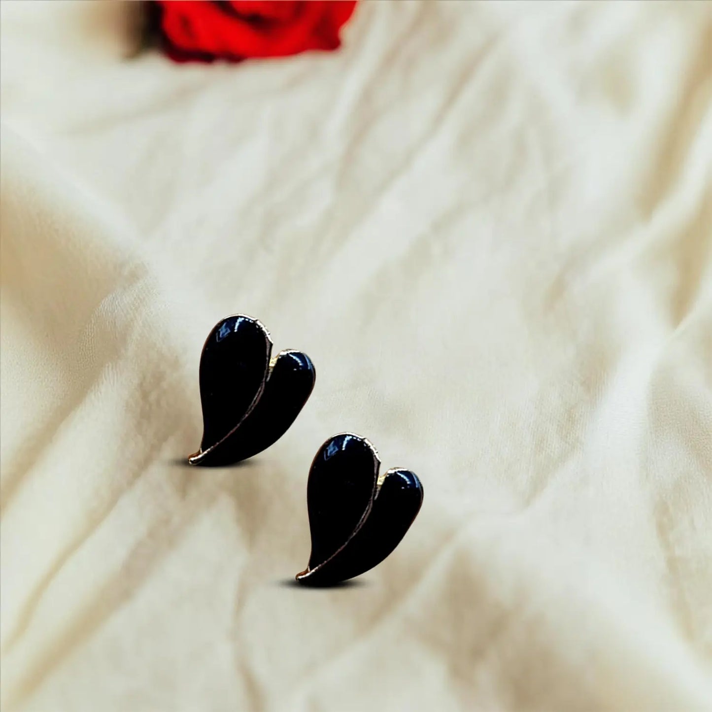 Heart-Shaped Stud Earrings Attractive Sister