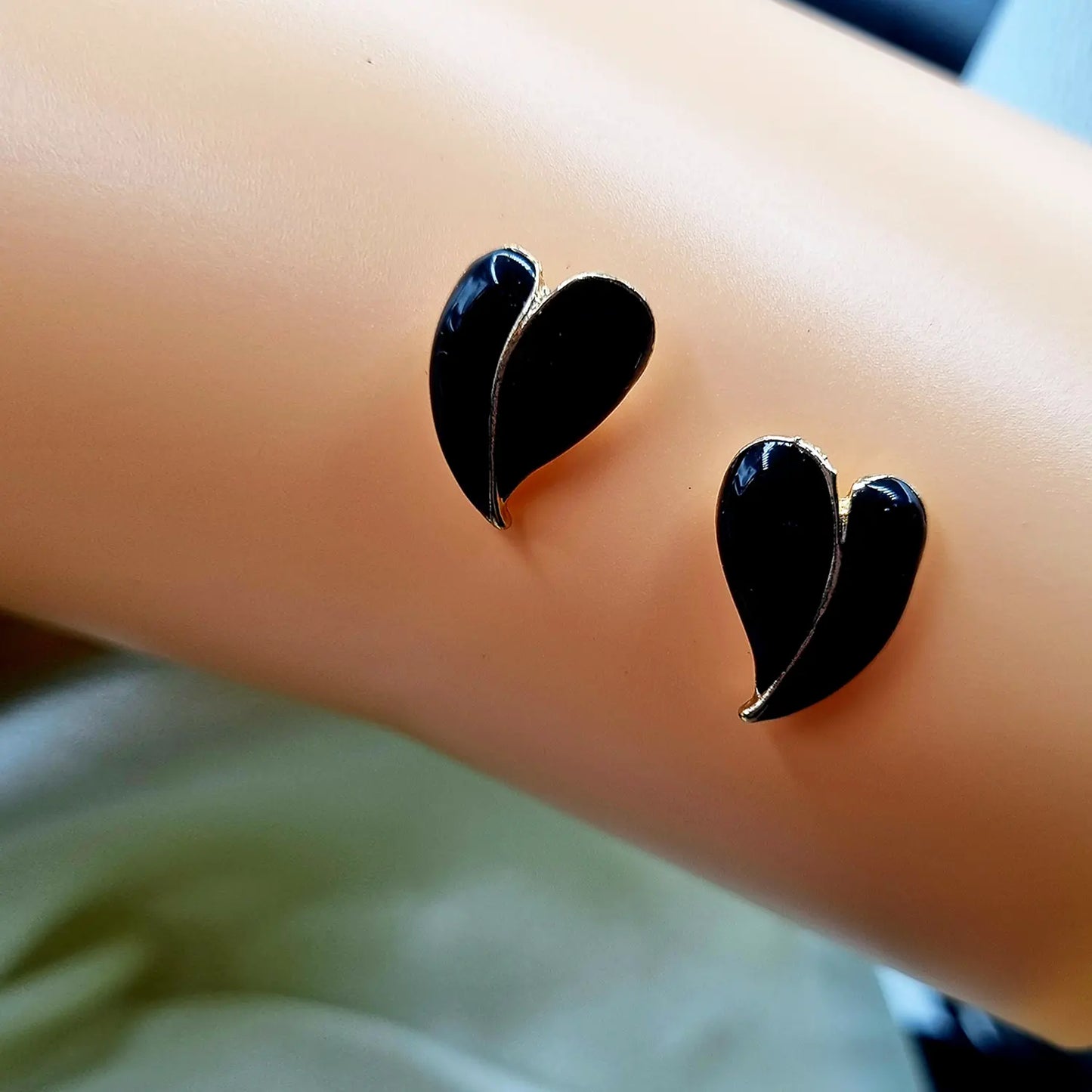 Heart-Shaped Stud Earrings Attractive Sister