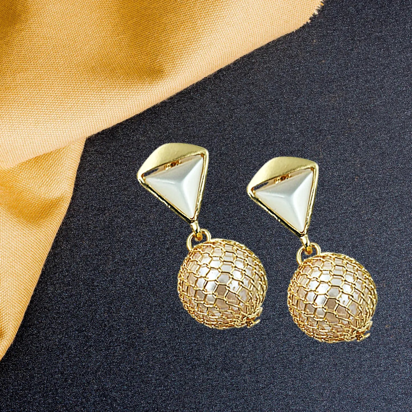 Timeless Elegance: Classic Pearl and Crystal Earrings with a Modern Touch Attractive Sister