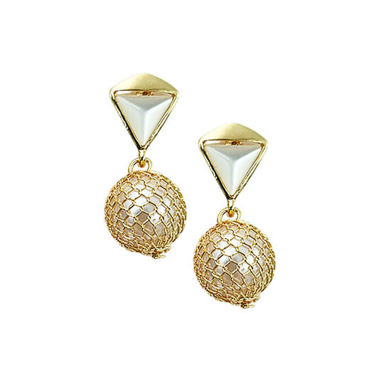 Timeless Elegance: Classic Pearl and Crystal Earrings with a Modern Touch Attractive Sister