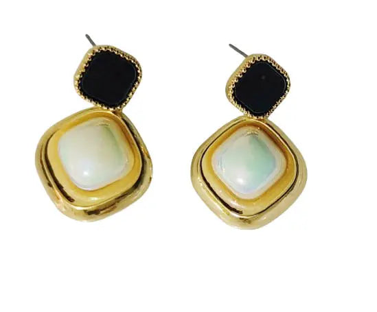 Latest design glass Earring Attractive Sister