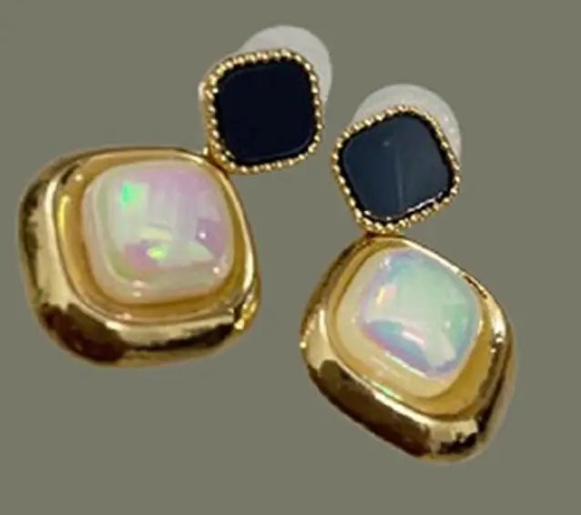 Latest design glass Earring Attractive Sister