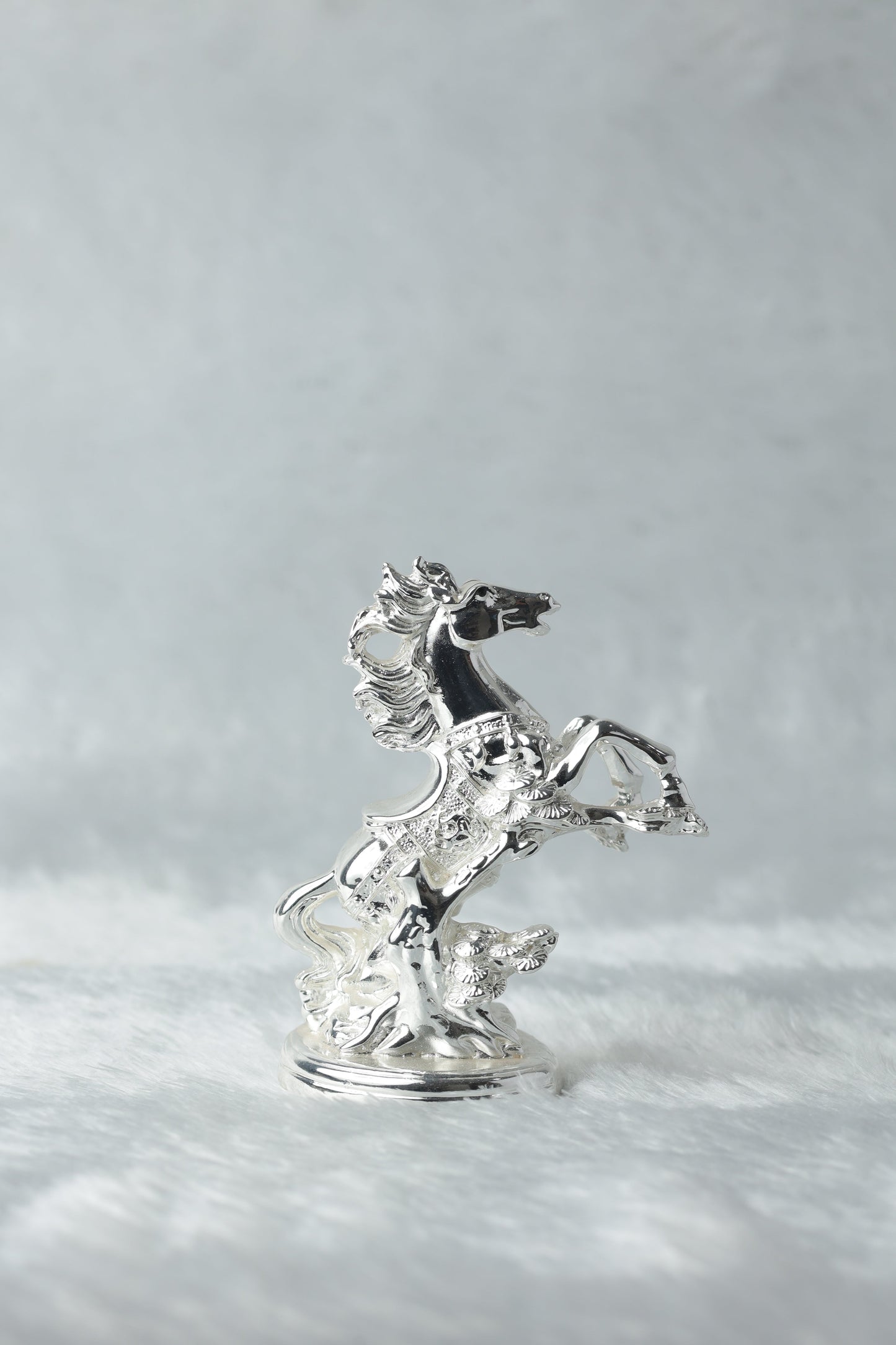 "Majestic Silver Rearing Horse Figurine - Decorative Home Accent for Elegance" Dropshiping