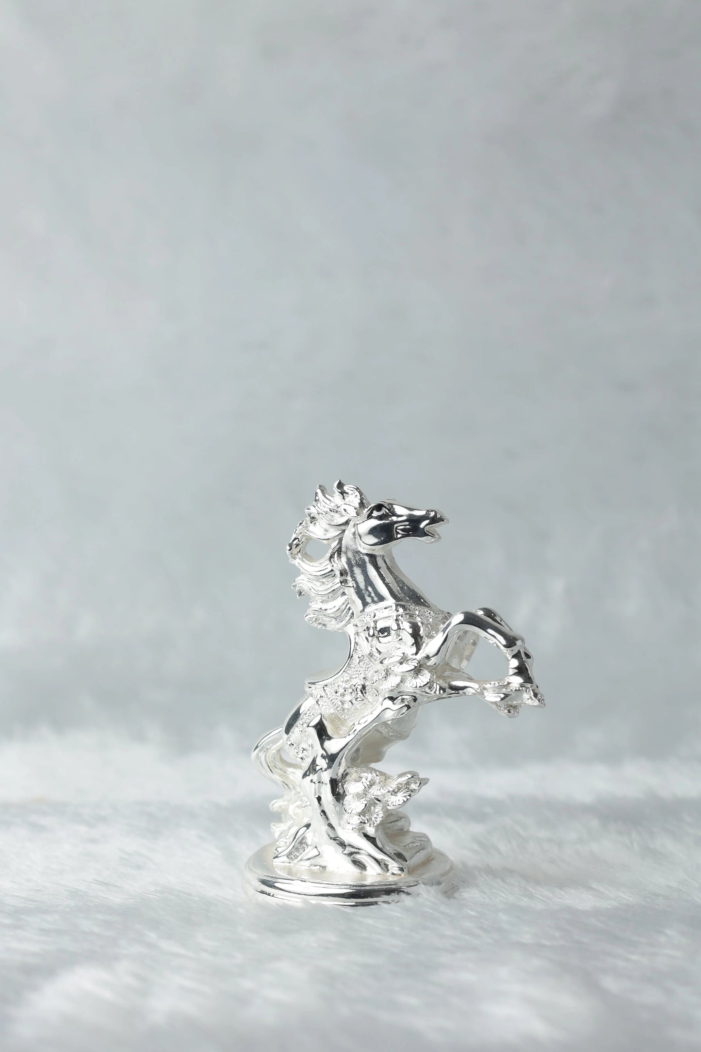 "Majestic Silver Rearing Horse Figurine - Decorative Home Accent for Elegance" Dropshiping