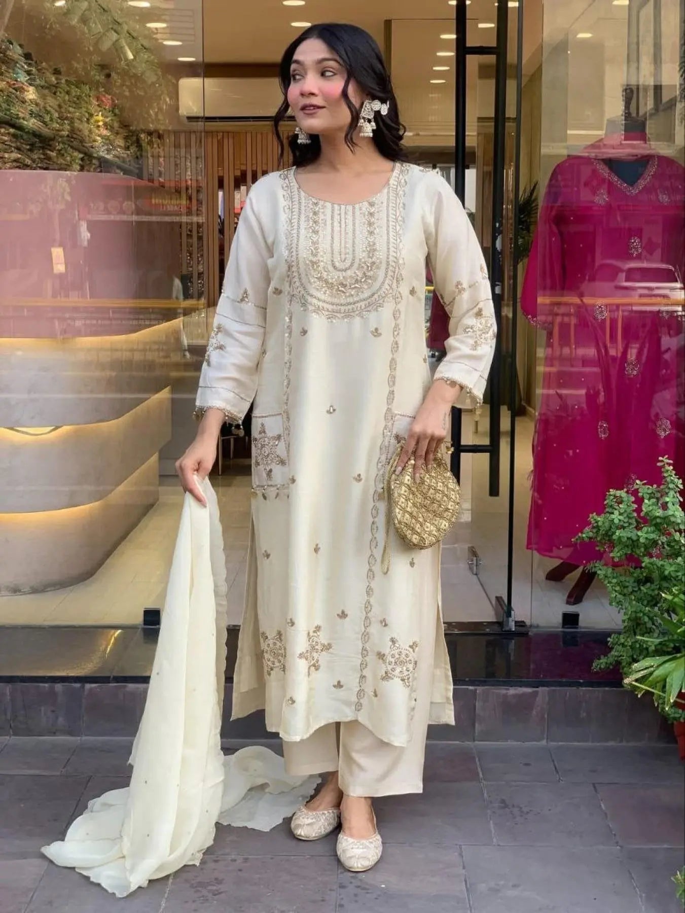 Effortless White Art Silk Embroidered Kurti Set with Heavy Georgette Dupatta For Festive Wear RE