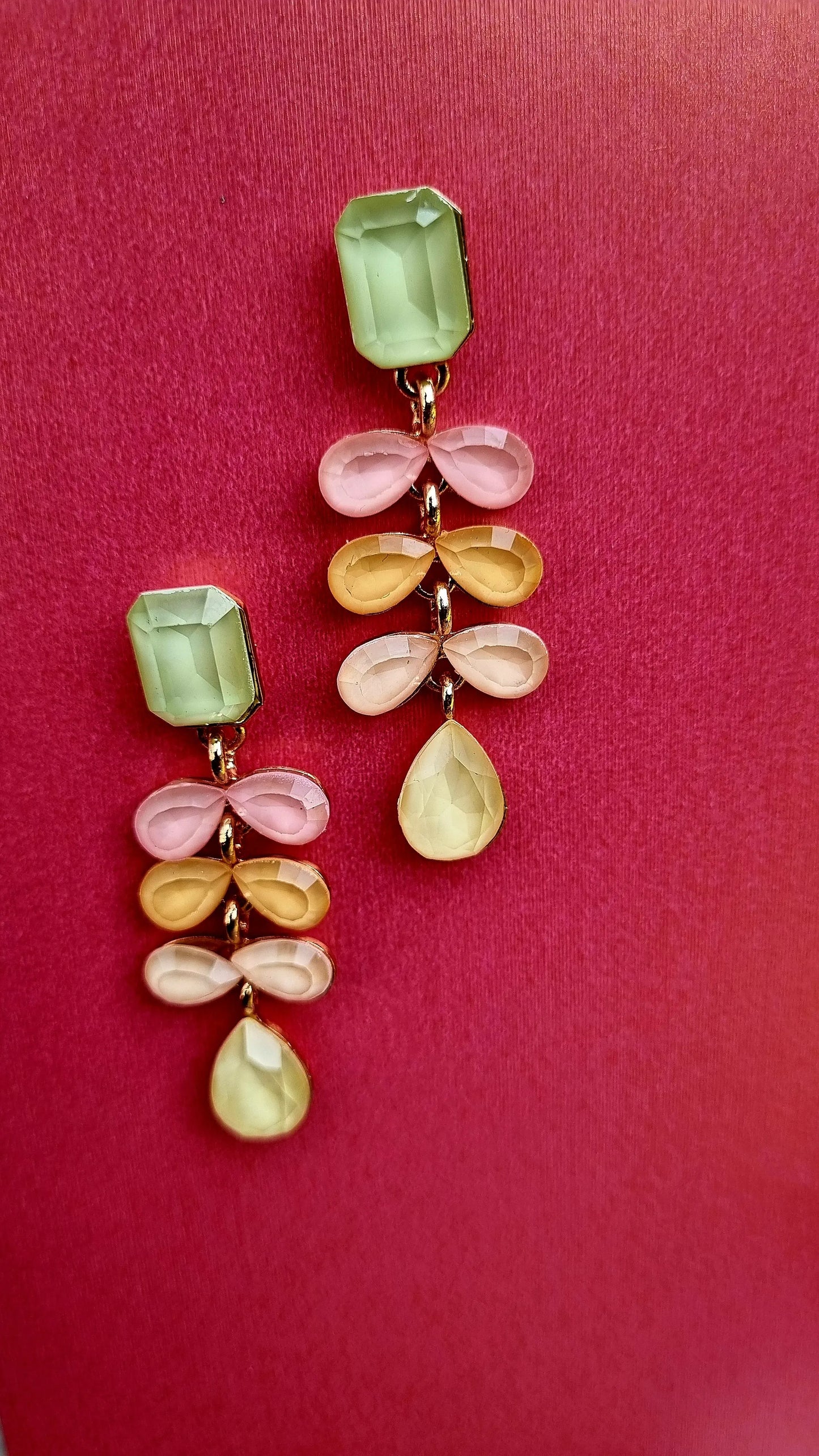 Nature-Inspired Crystal Earrings for the Modern Woman Attractive Sister