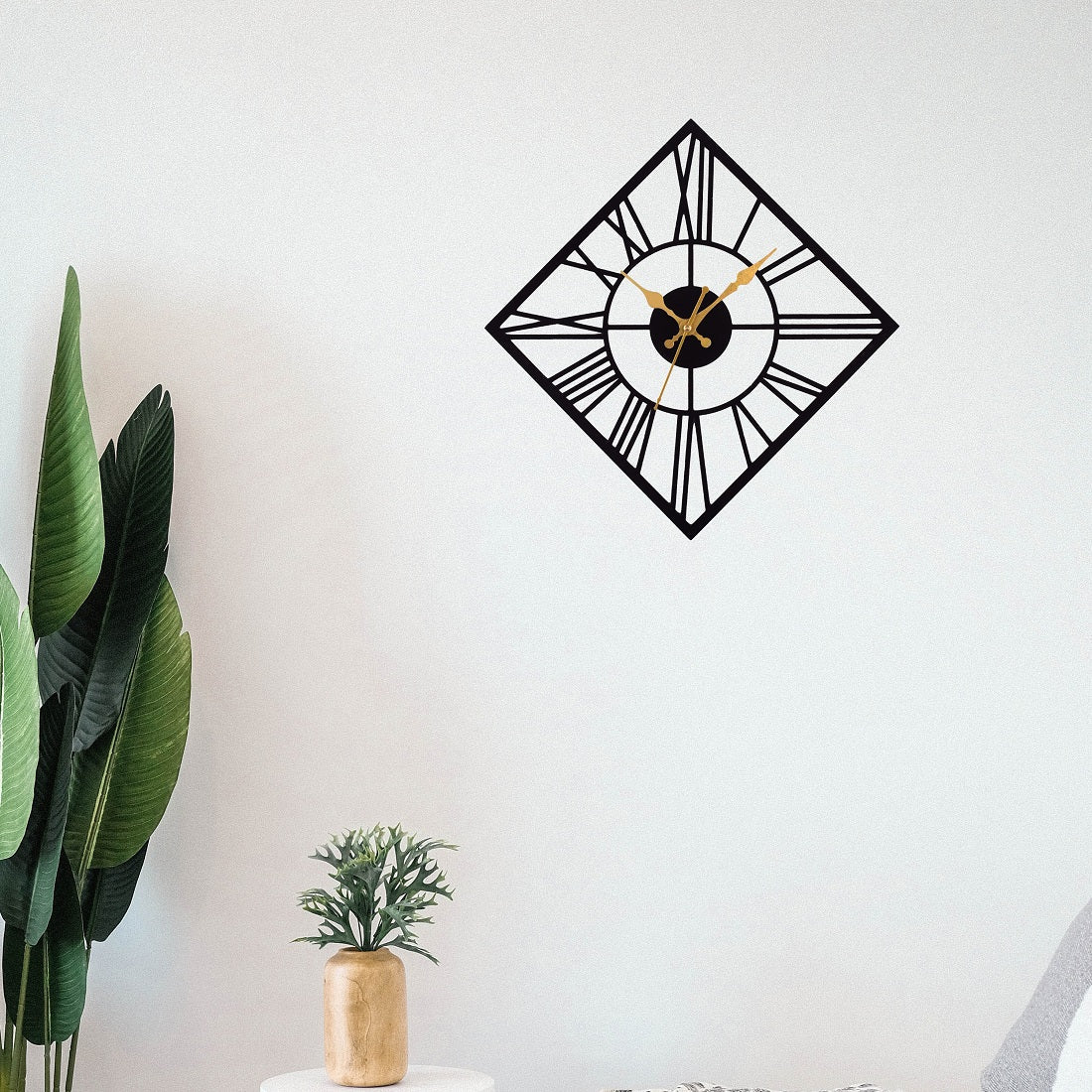 Designer Stylish Metal Wall Metal Metal Clock for Living Room, Bedroom, Office, Kitchen, Home and Hall, Fancy Big Size Modern Wall Watch for Home Décor by NKK-539 Attractive Sister