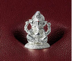 "Silver Plated Ganpati Statue - 3x2x2.5 Inches, 113g Lord Ganesha Figurine for Car Dashboard, Home, and Table Decor"