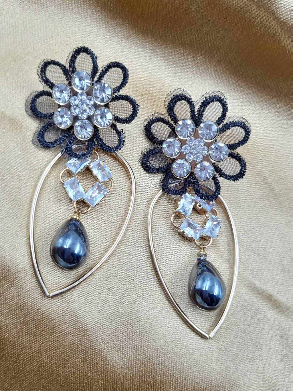 Black Floral Pearl Drops - Attractive Sister