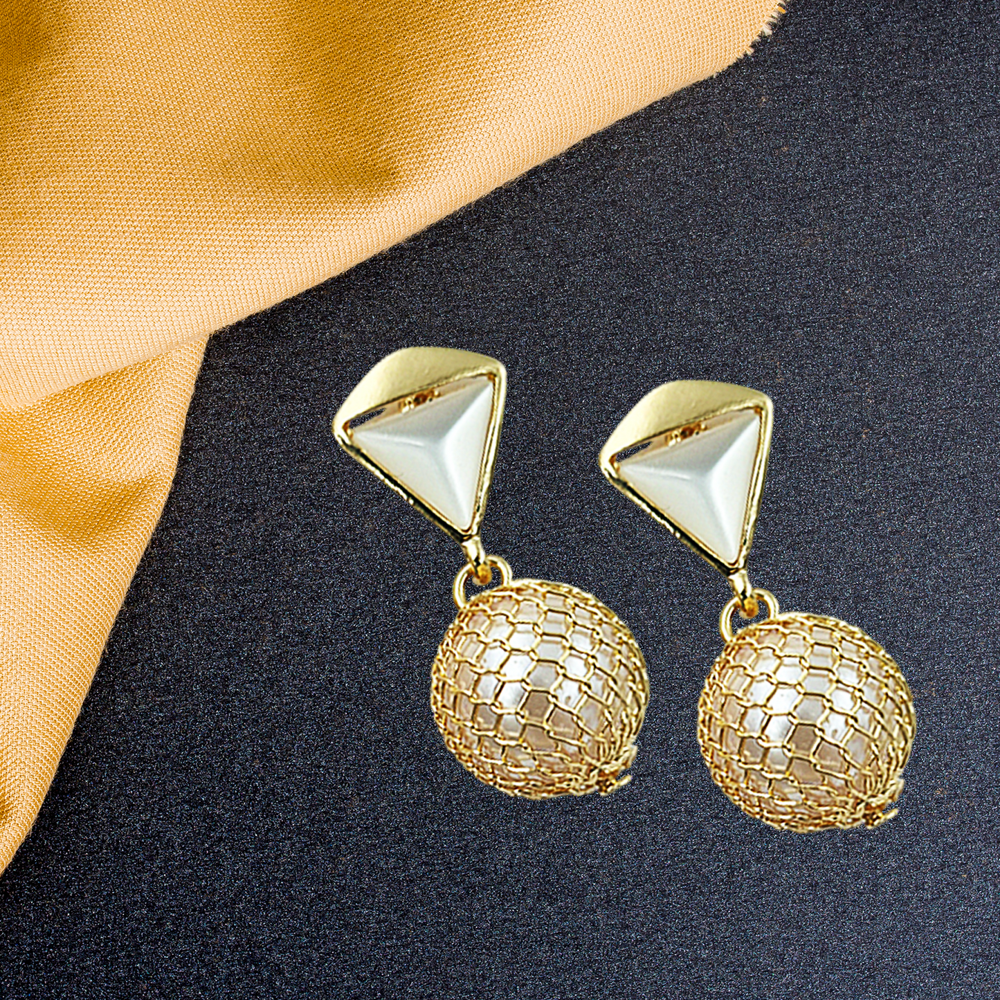 Timeless Elegance: Classic Pearl and Crystal Earrings with a Modern Touch