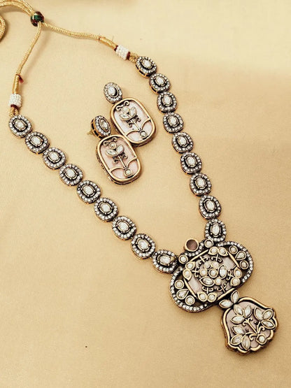 Beautiful Premium Quality MOP Work Original Pachi Kundan Necklace with Beautiful Earrings RE