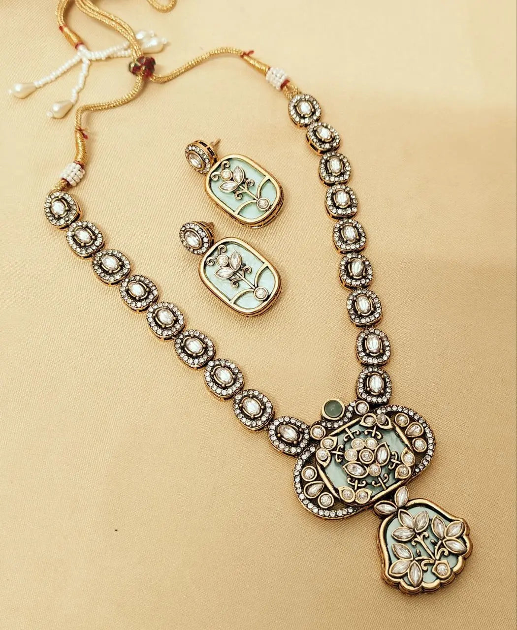 Beautiful Premium Quality MOP Work Original Pachi Kundan Necklace with Beautiful Earrings RE