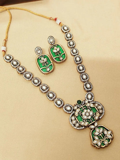 Beautiful Premium Quality MOP Work Original Pachi Kundan Necklace with Beautiful Earrings RE